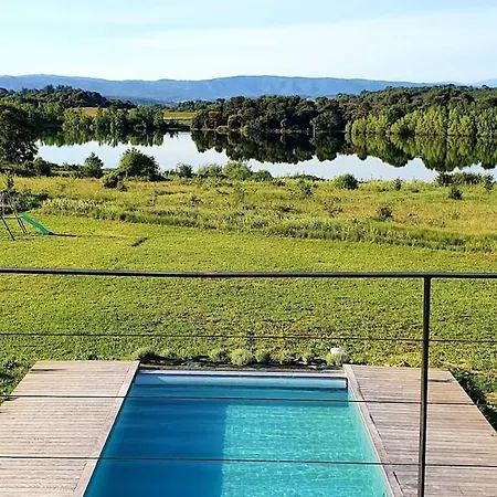 Contemporary Lake-view 카르카손